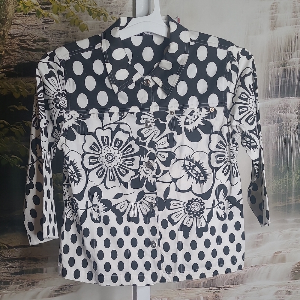 KEREN Hart Womens Small Black White Bold Floral Button Down Shirt